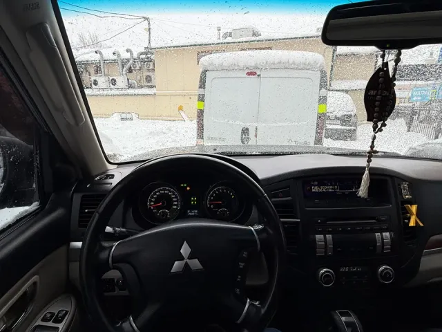 Mitsubishi Pajero - фото 2
