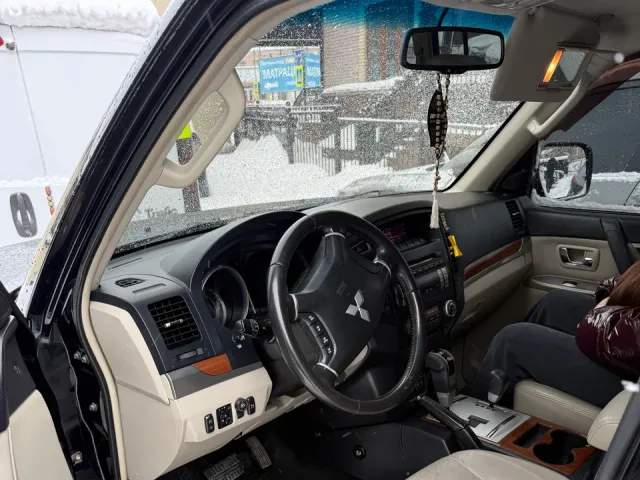 Mitsubishi Pajero - фото 3