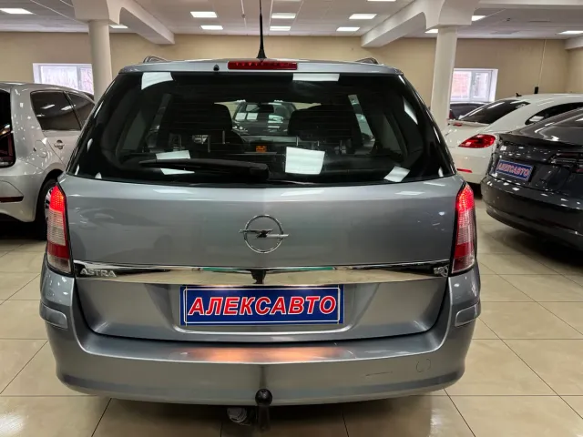 Opel Astra - фото 5