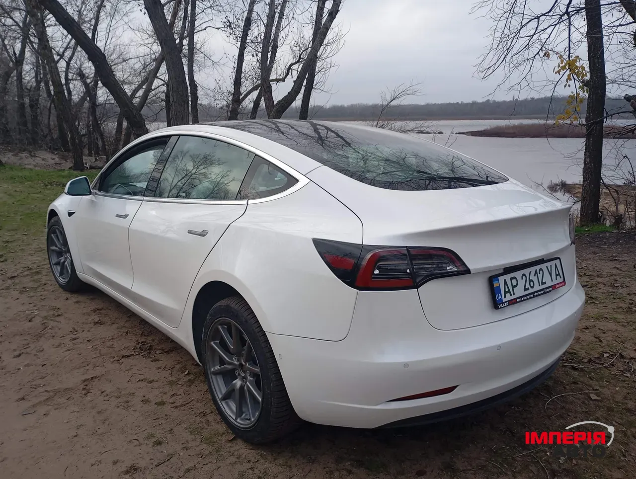 Tesla Model 3 - фото 10