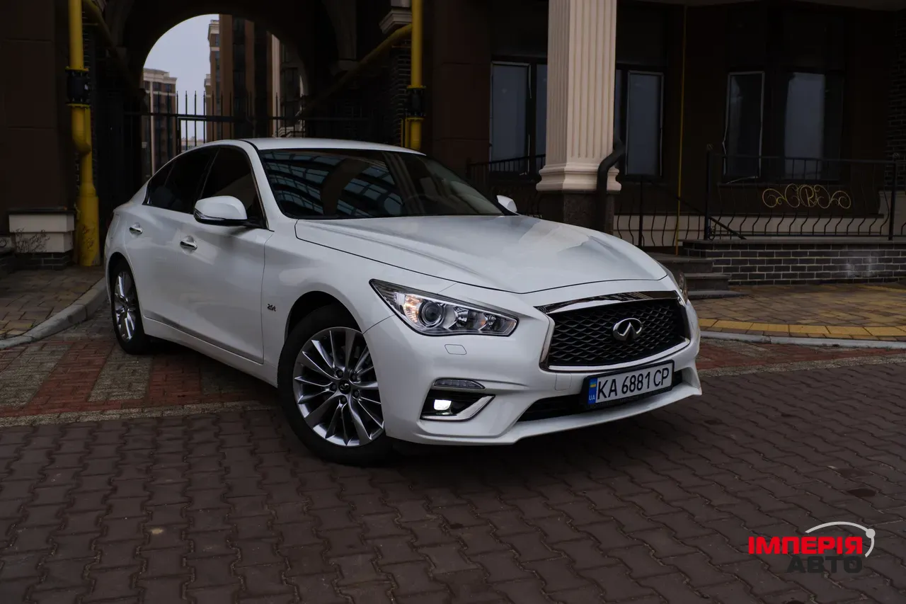 Infiniti Q50 - фото 1