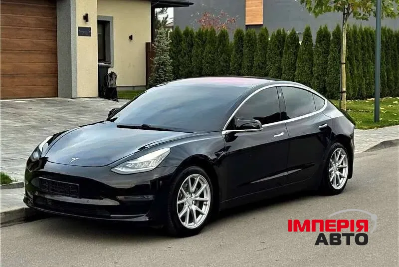 Tesla Model 3 - фото 2