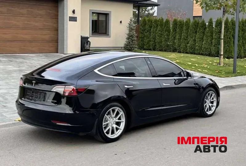 Tesla Model 3 - фото 3