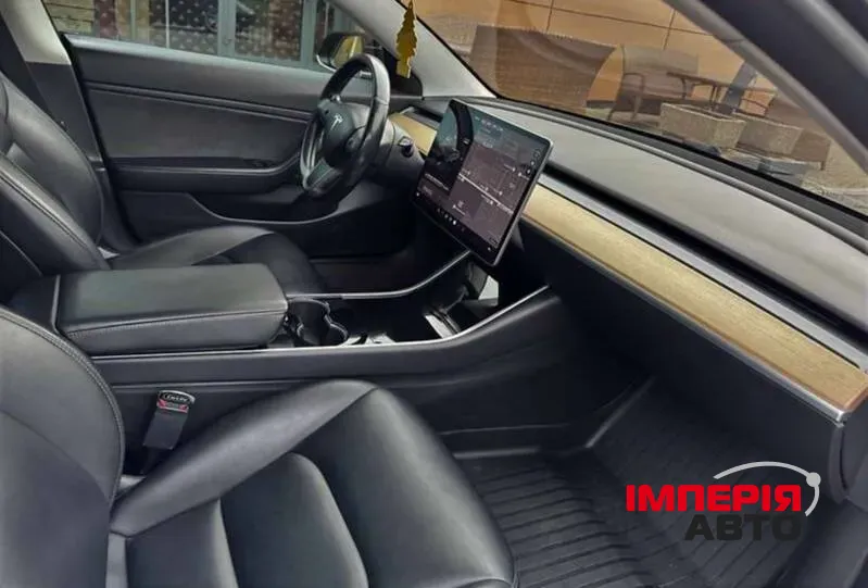 Tesla Model 3 - фото 8
