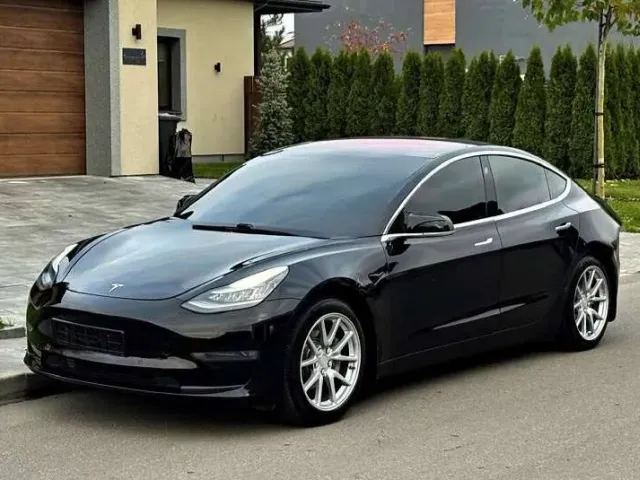 Tesla Model 3 - фото 2