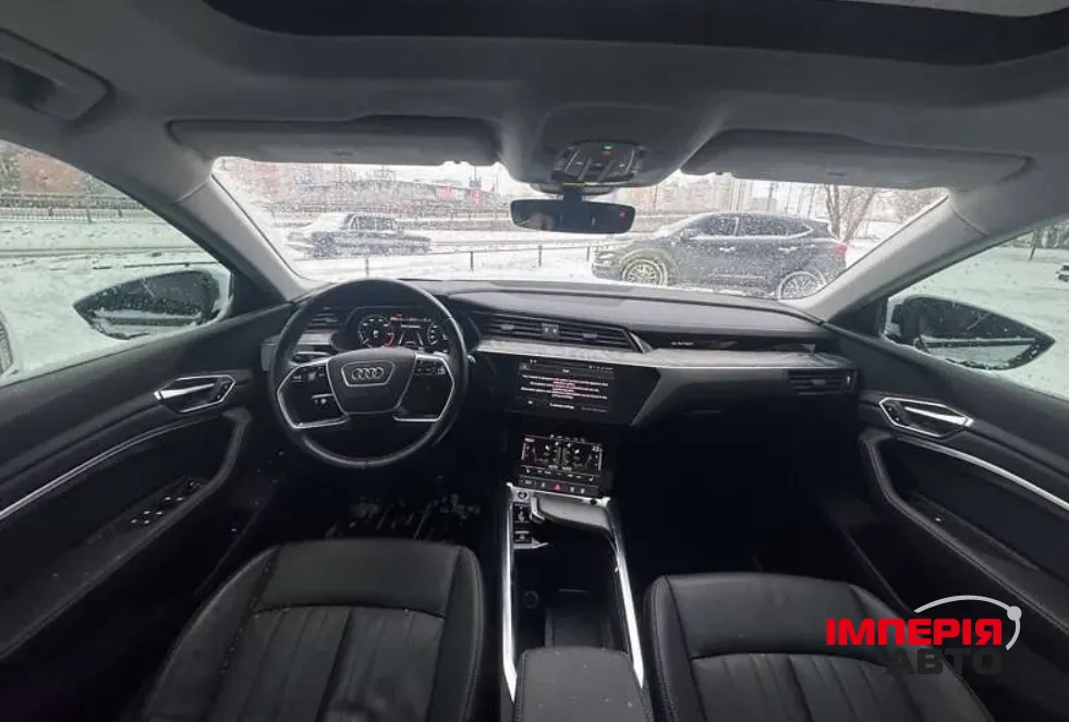 Audi e-tron - фото 8