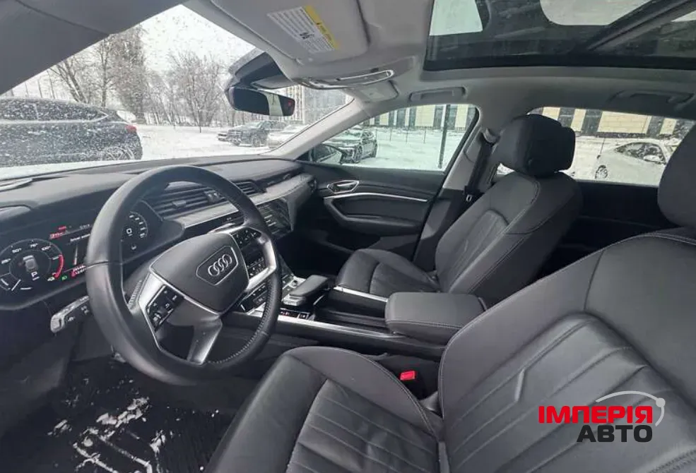 Audi e-tron - фото 6