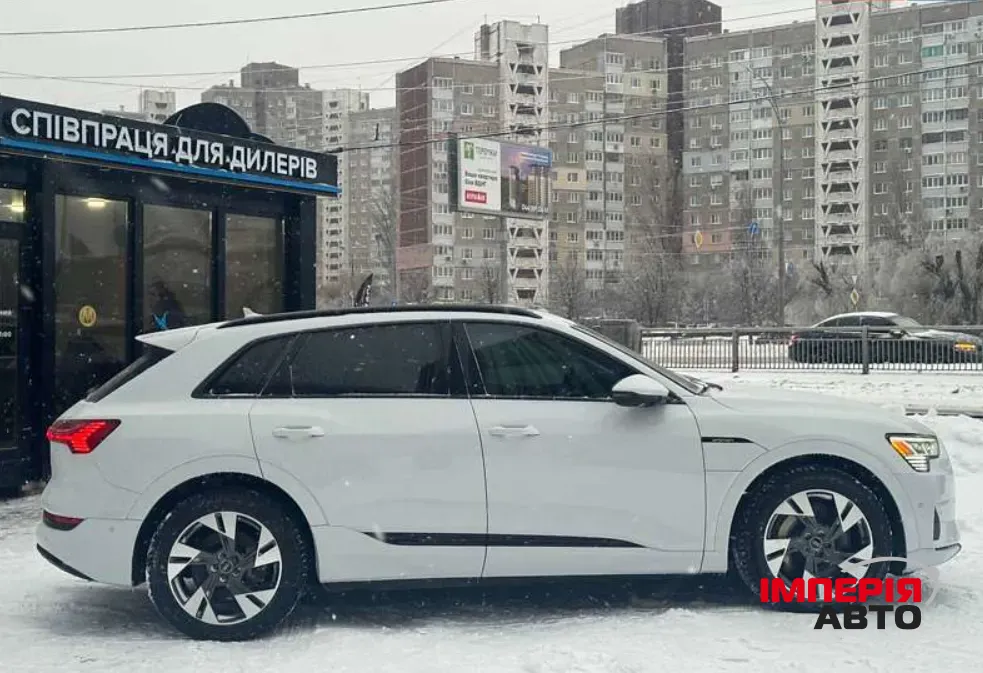 Audi e-tron - фото 2