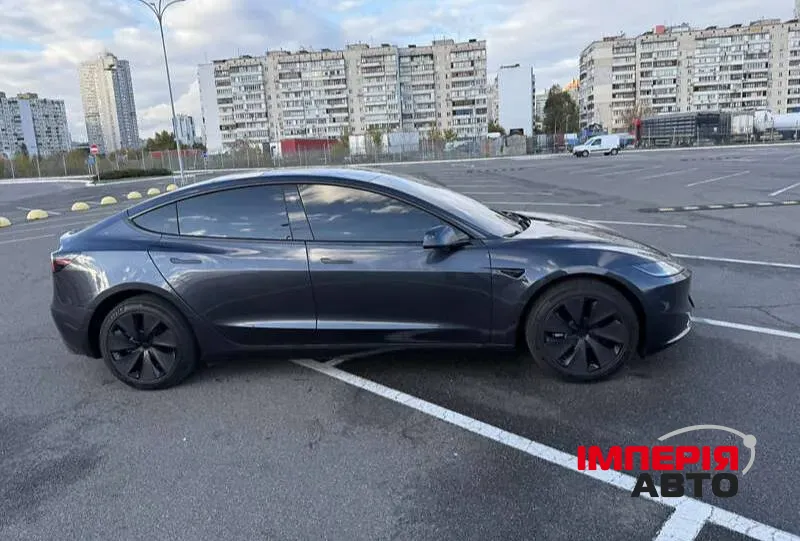 Tesla Model 3 - фото 3