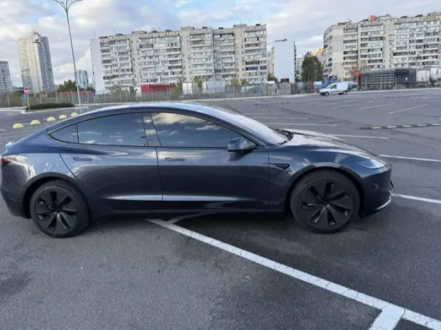 Tesla Model 3 - фото 3