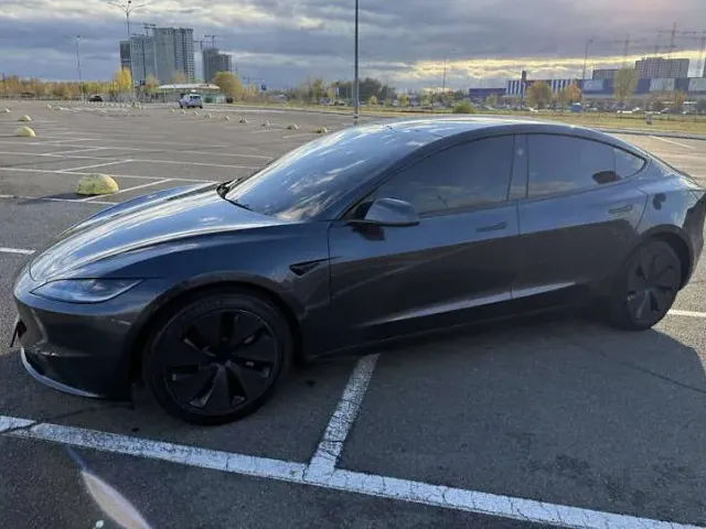 Tesla Model 3 - фото 5