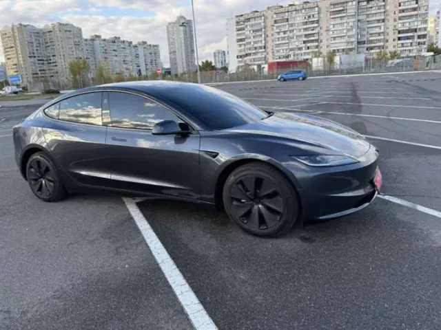 Tesla Model 3 - фото 4