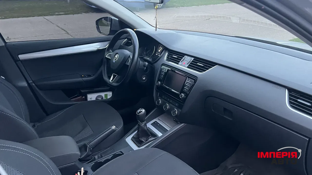 Skoda Octavia - фото 12