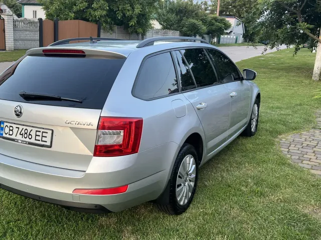 Skoda Octavia - фото 3