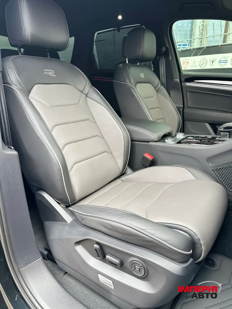 Volkswagen Touareg - фото 20