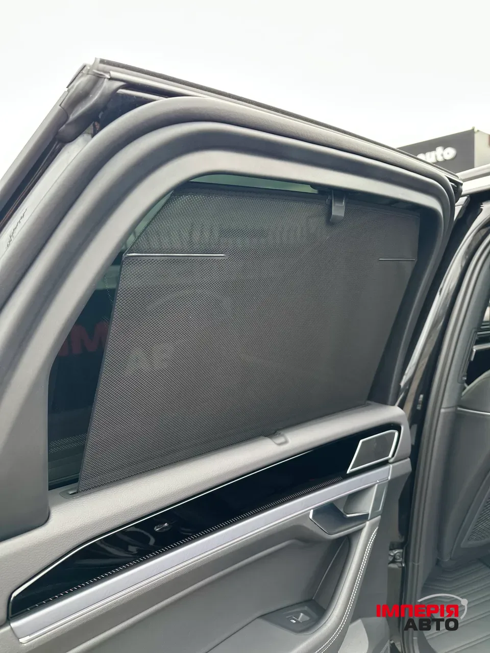 Volkswagen Touareg - фото 11