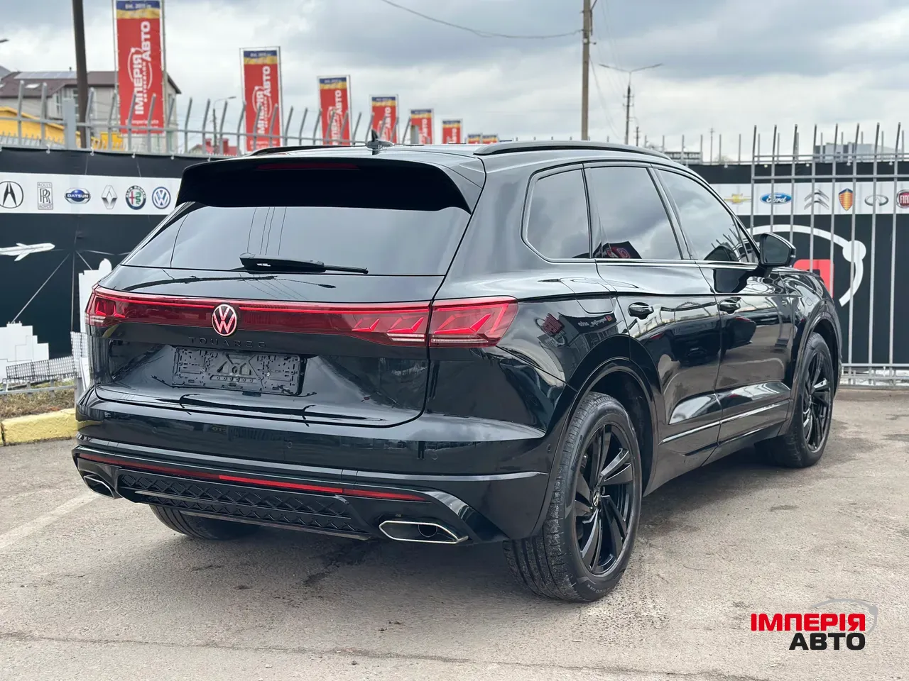 Volkswagen Touareg - фото 6