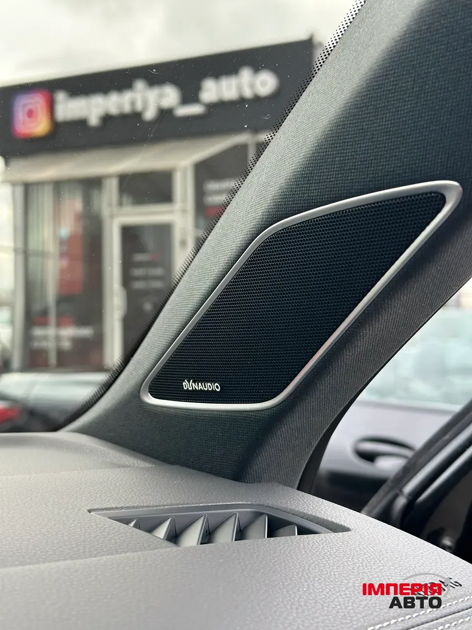 Volkswagen Touareg - фото 25