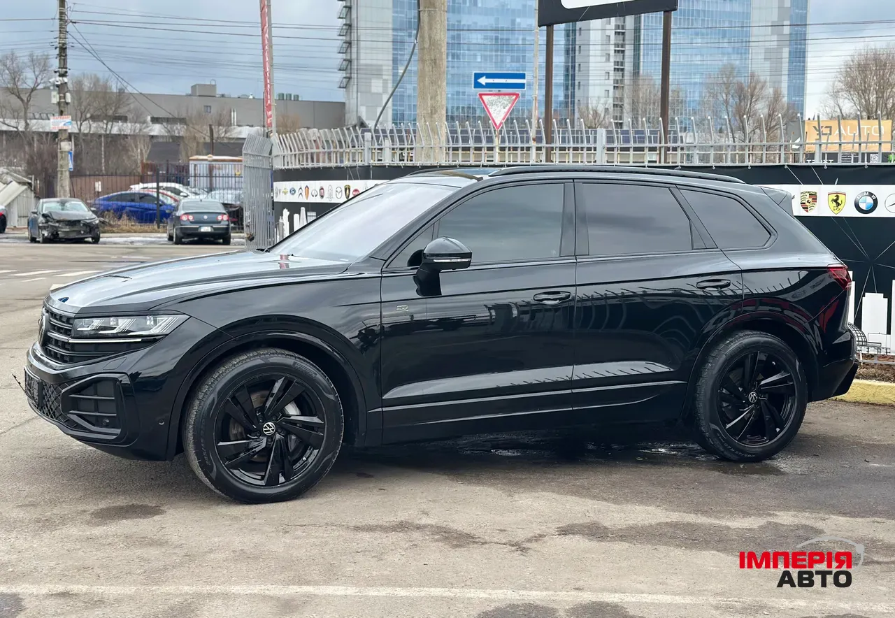 Volkswagen Touareg - фото 4