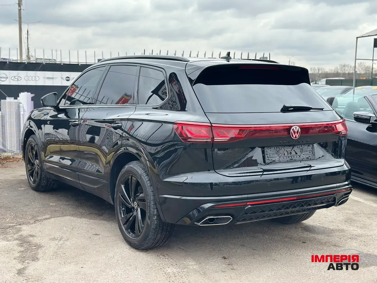 Volkswagen Touareg - фото 7