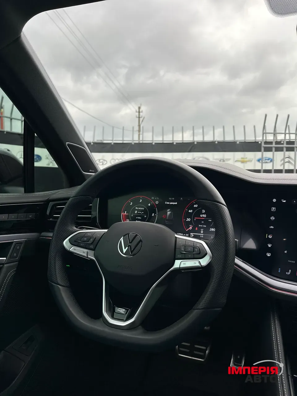 Volkswagen Touareg - фото 17