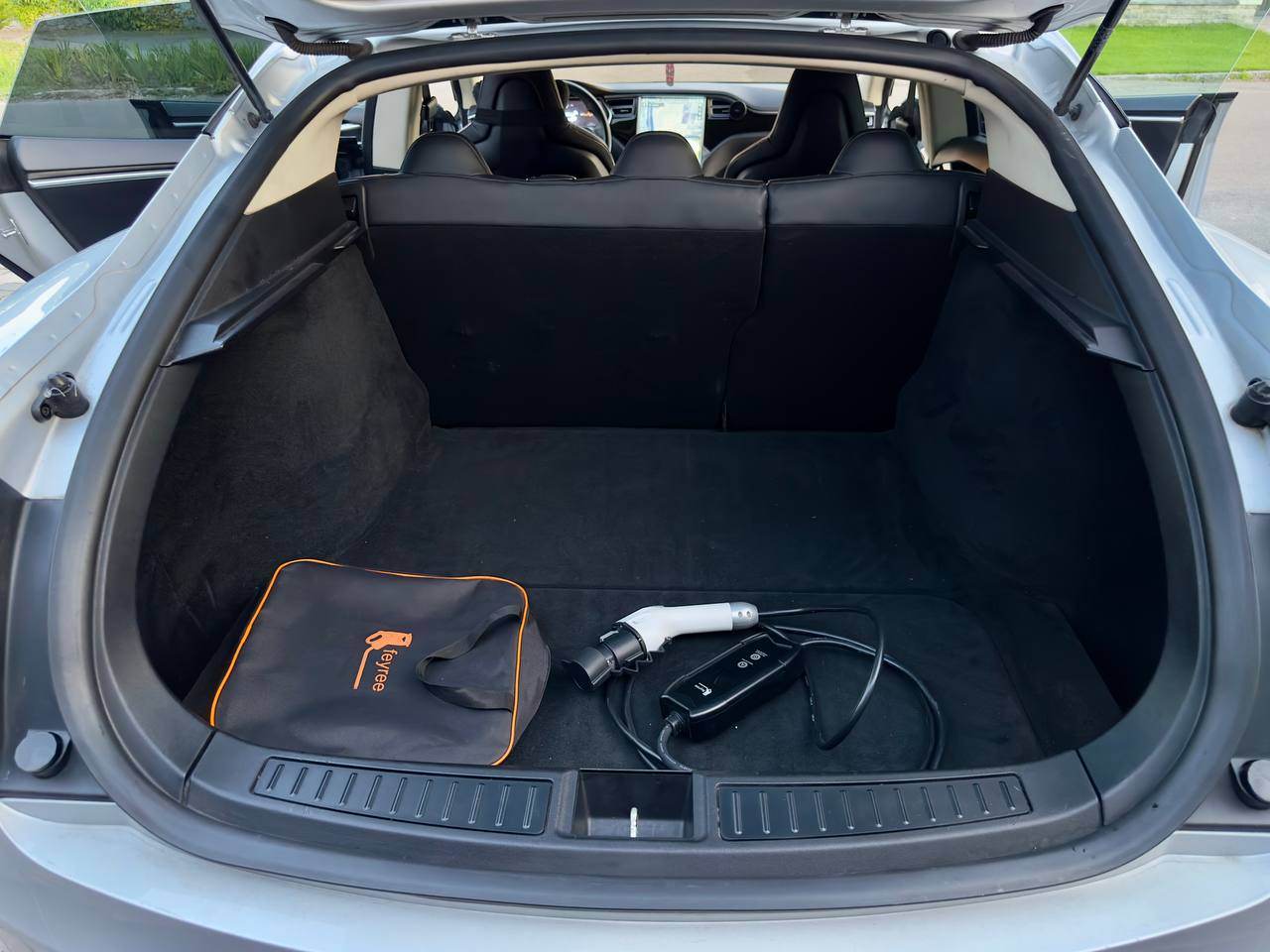 Tesla Model S - фото 13