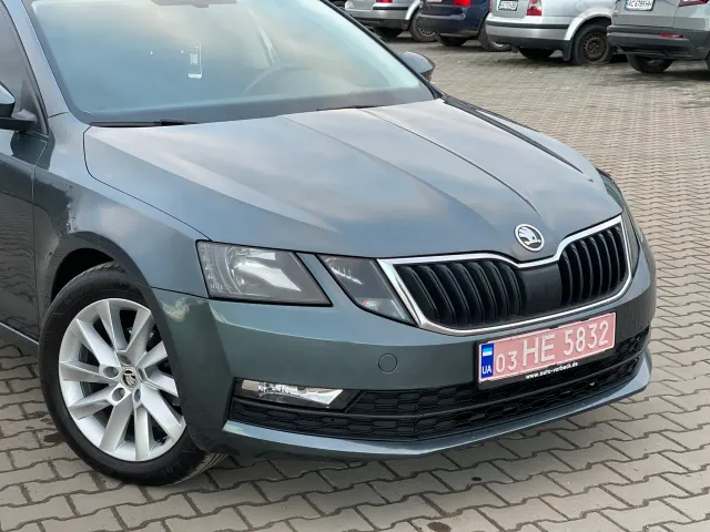 Skoda Octavia - фото 3