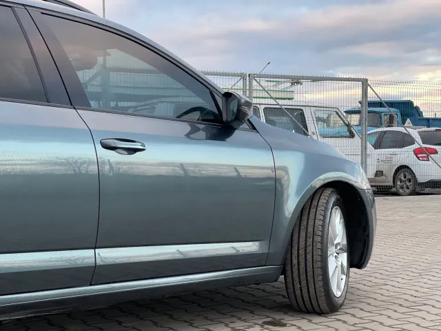 Skoda Octavia - фото 4