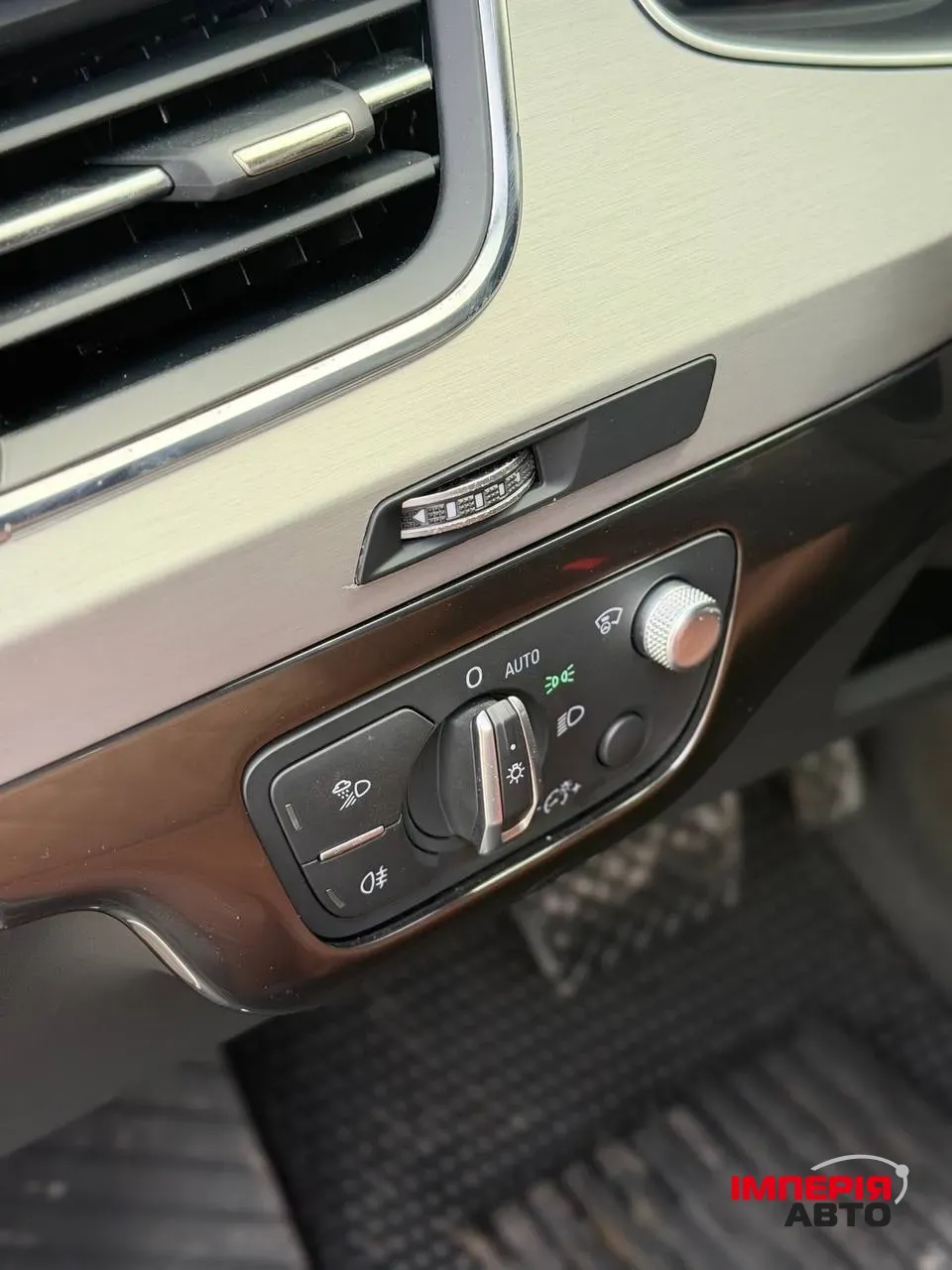 Audi Q7 - фото 14