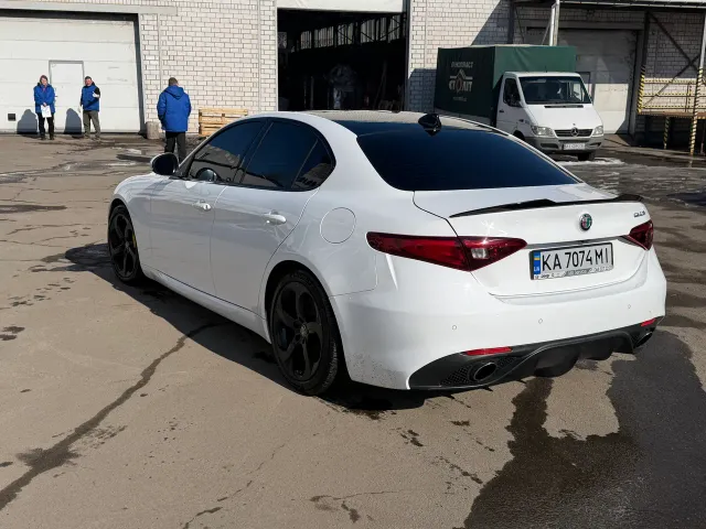 Alfa Romeo Giulia - фото 4