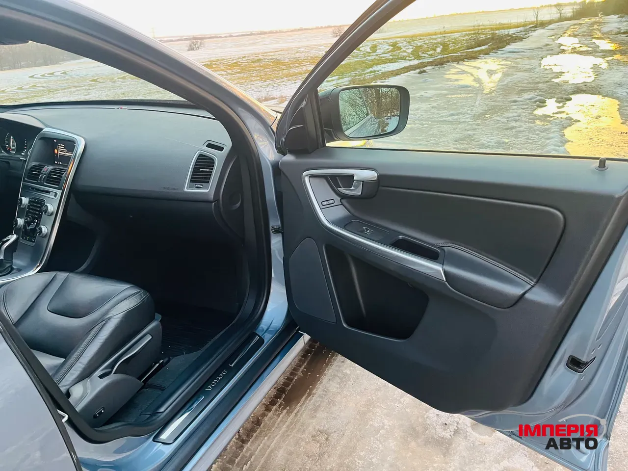 Volvo XC60 - фото 11