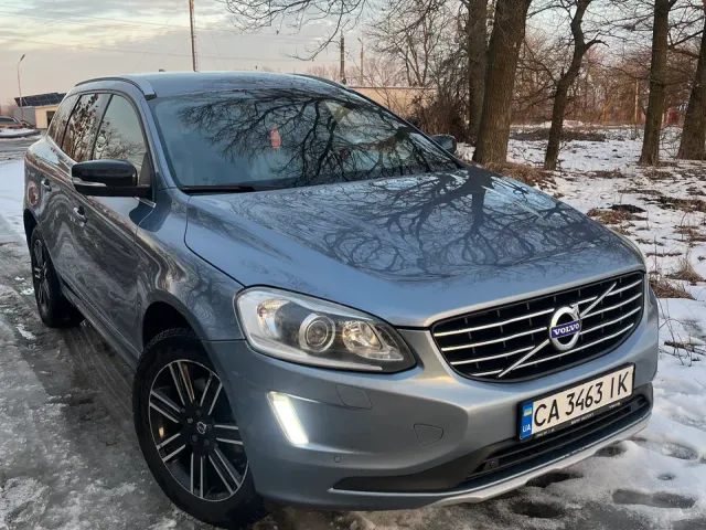 Volvo XC60 - фото 1