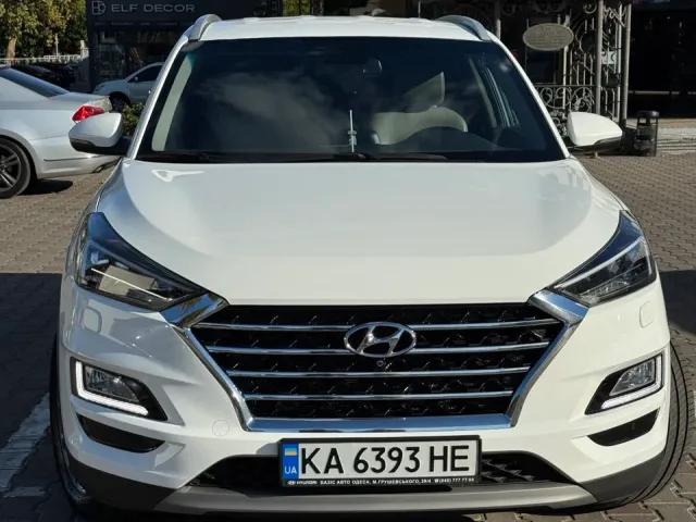 Hyundai Tucson - фото 1