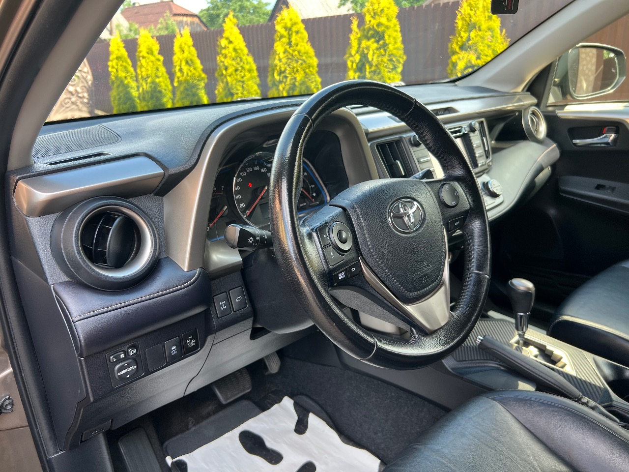 Toyota RAV4 - фото 35