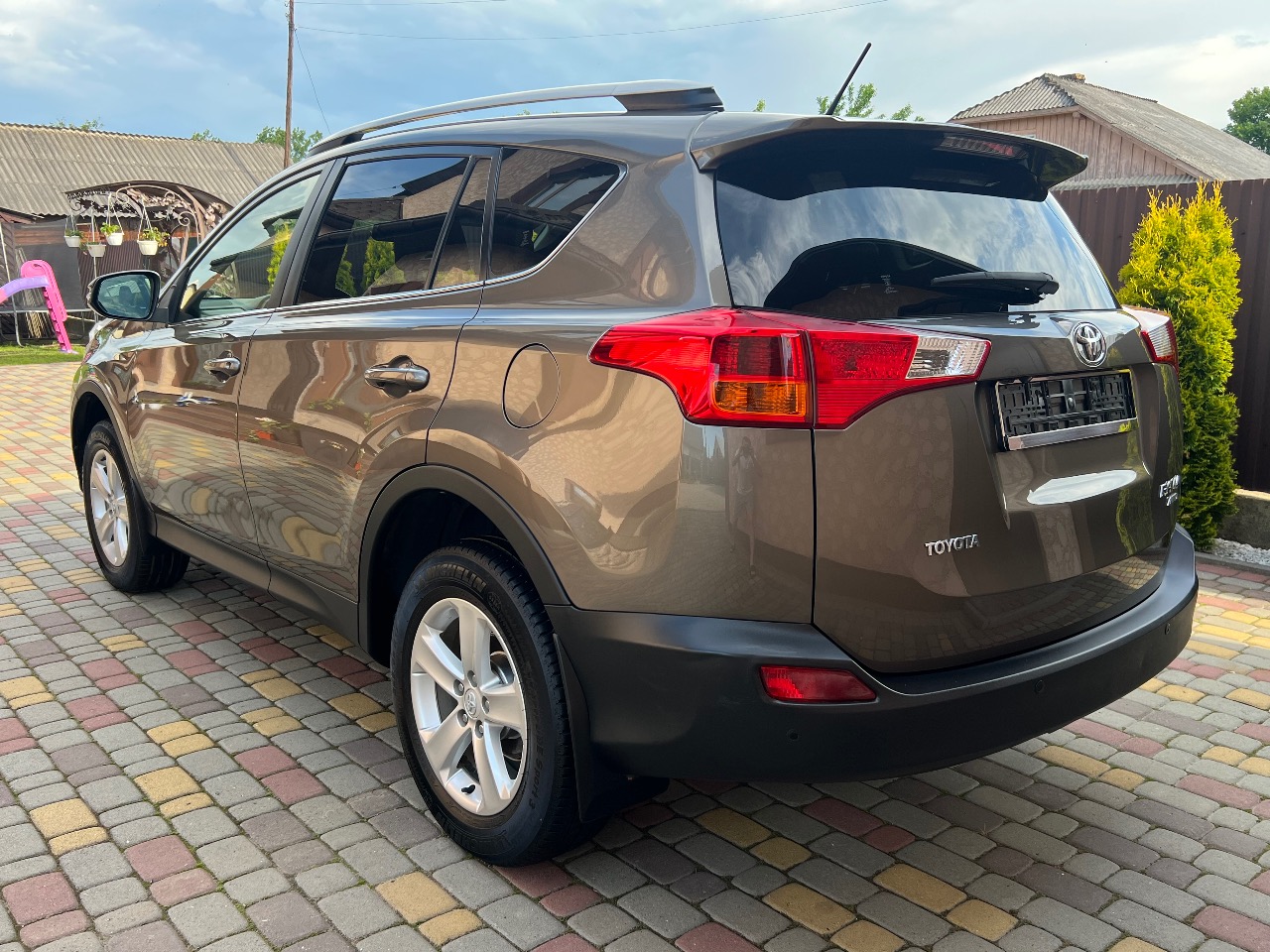 Toyota RAV4 - фото 11