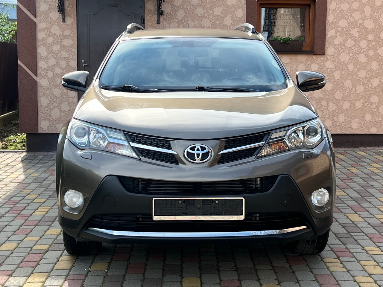 Toyota RAV4 - фото 6