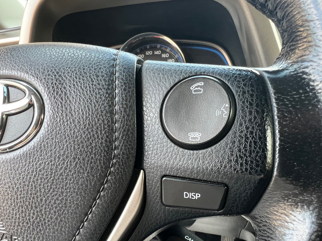 Toyota RAV4 - фото 20