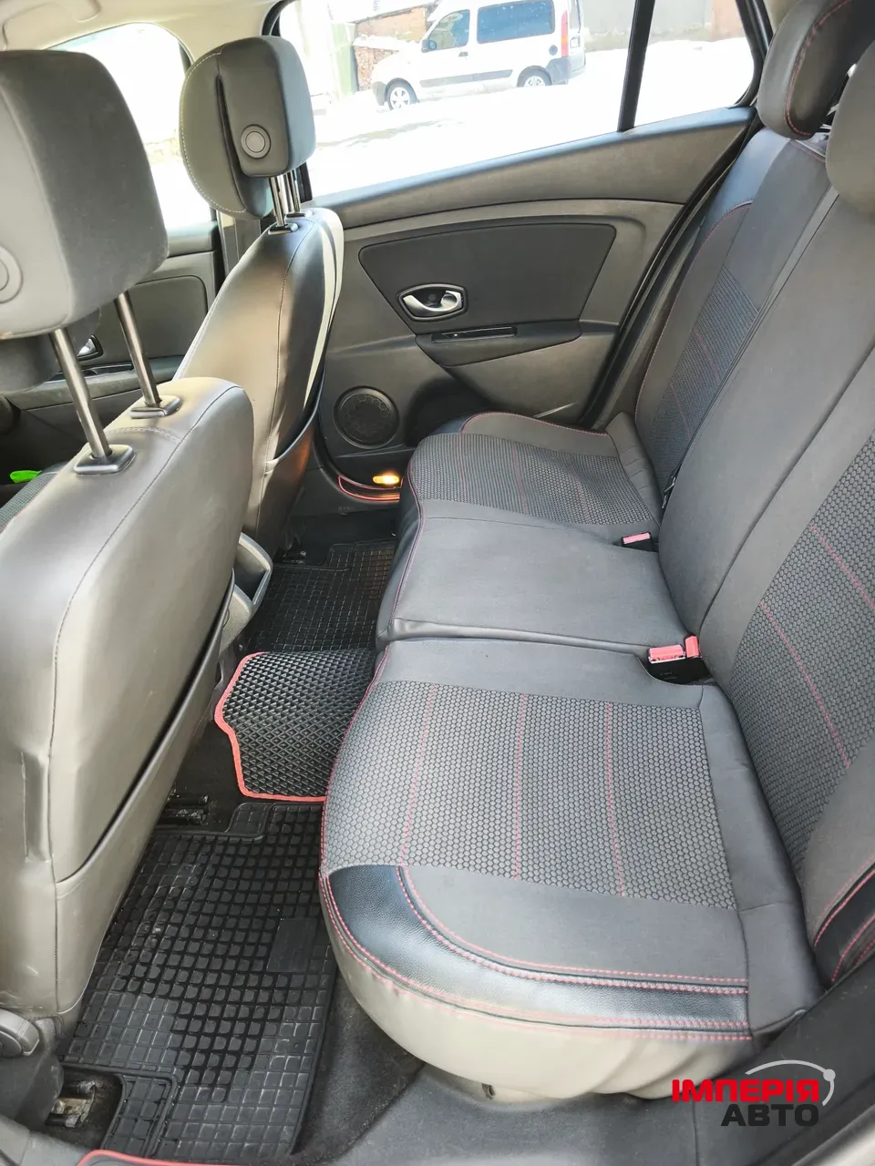 Renault Megane - фото 17