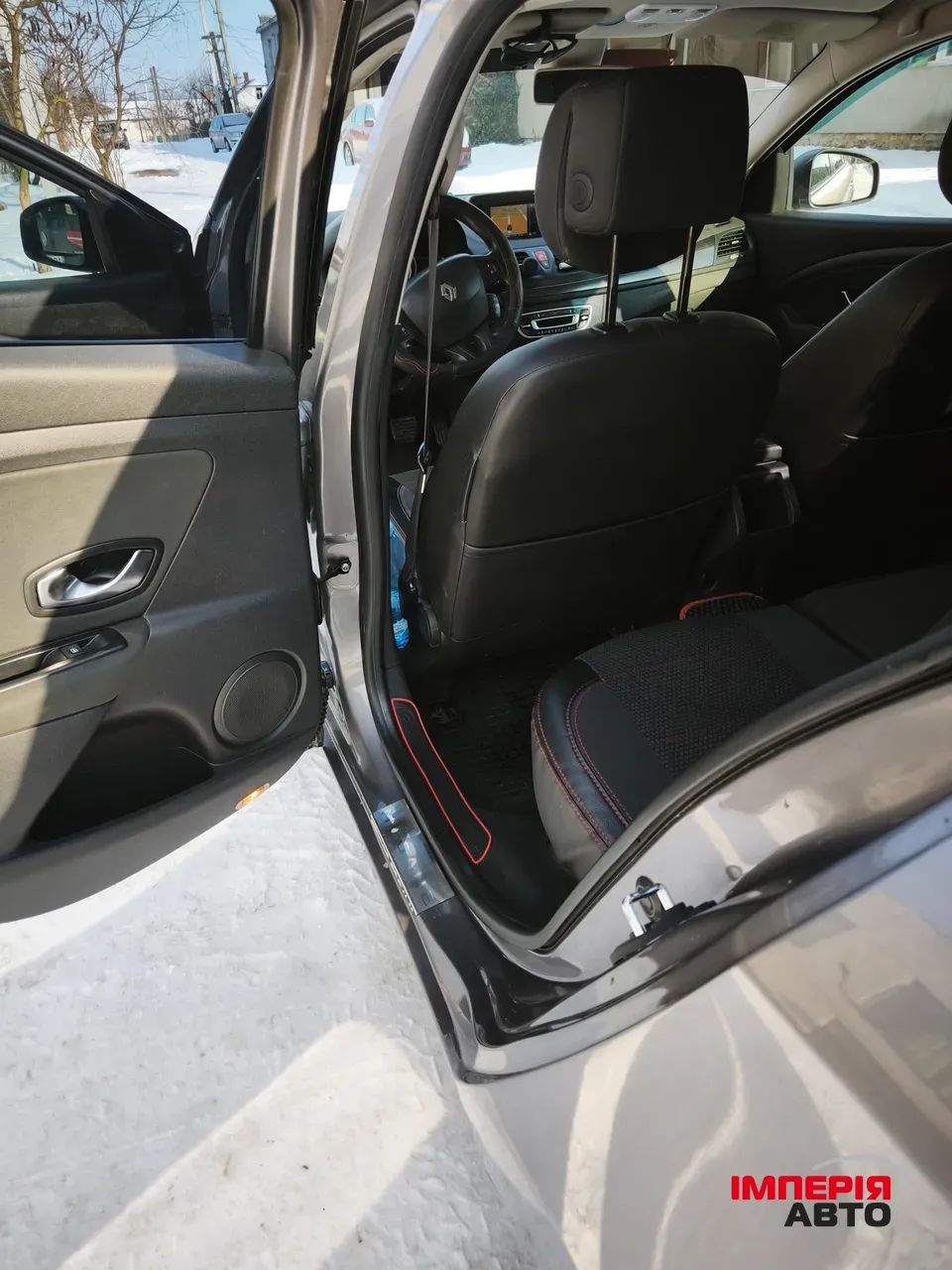 Renault Megane - фото 16