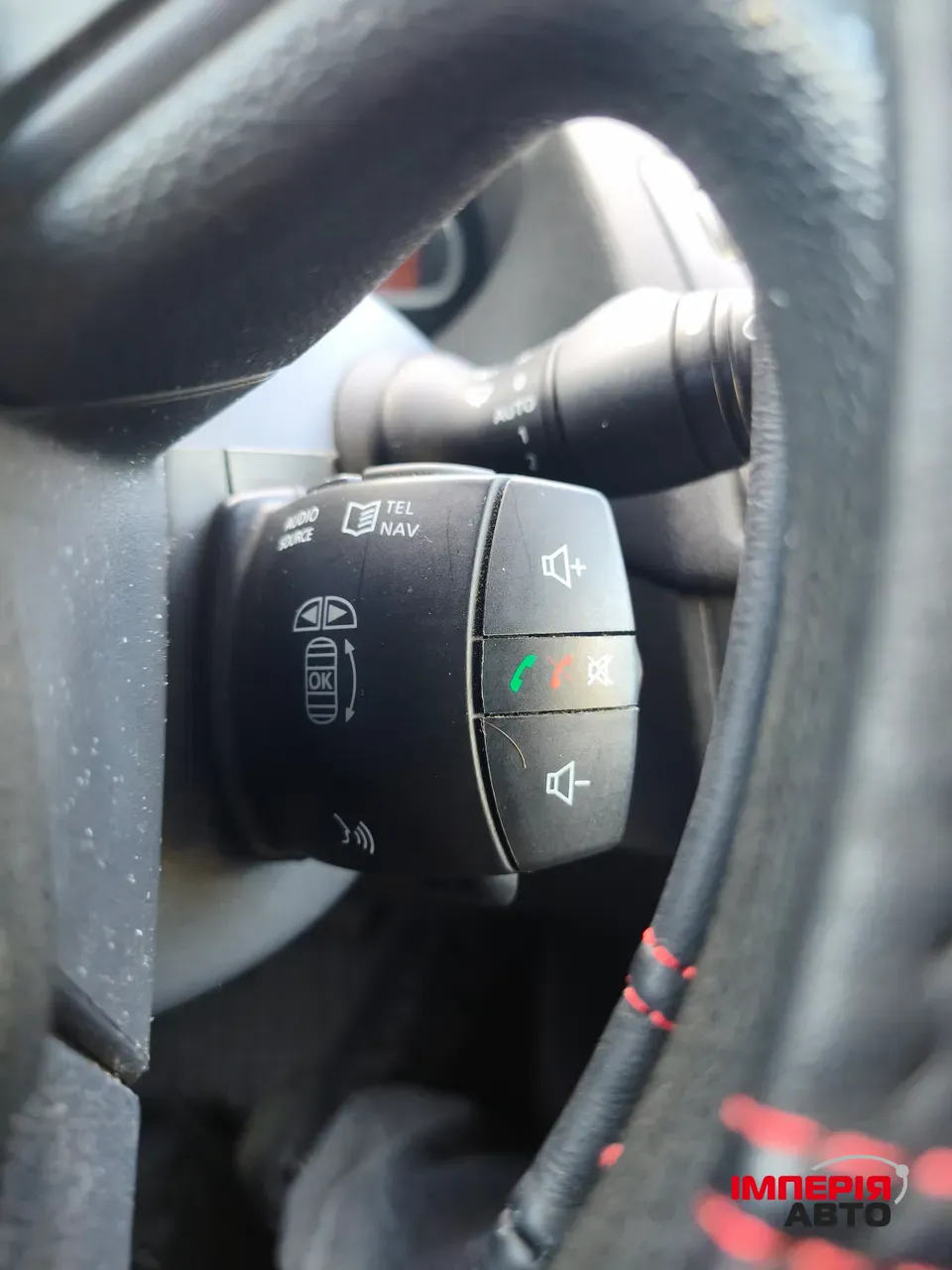 Renault Megane - фото 11