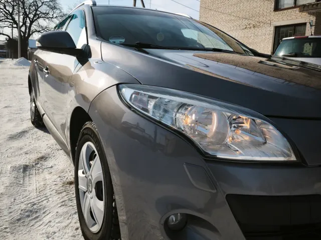 Renault Megane - фото 1