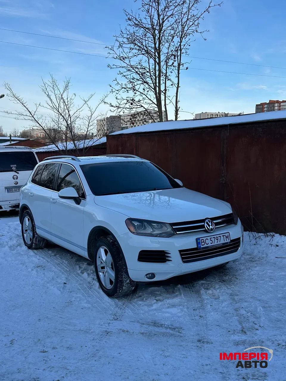 Volkswagen Touareg - фото 1