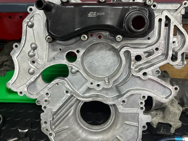 Volkswagen Touareg - фото 2