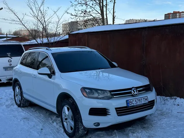 Volkswagen Touareg - фото 1