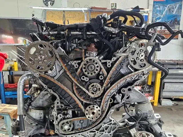 Volkswagen Touareg - фото 3