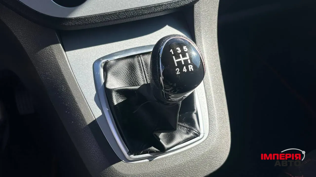 Ford C-MAX - фото 8