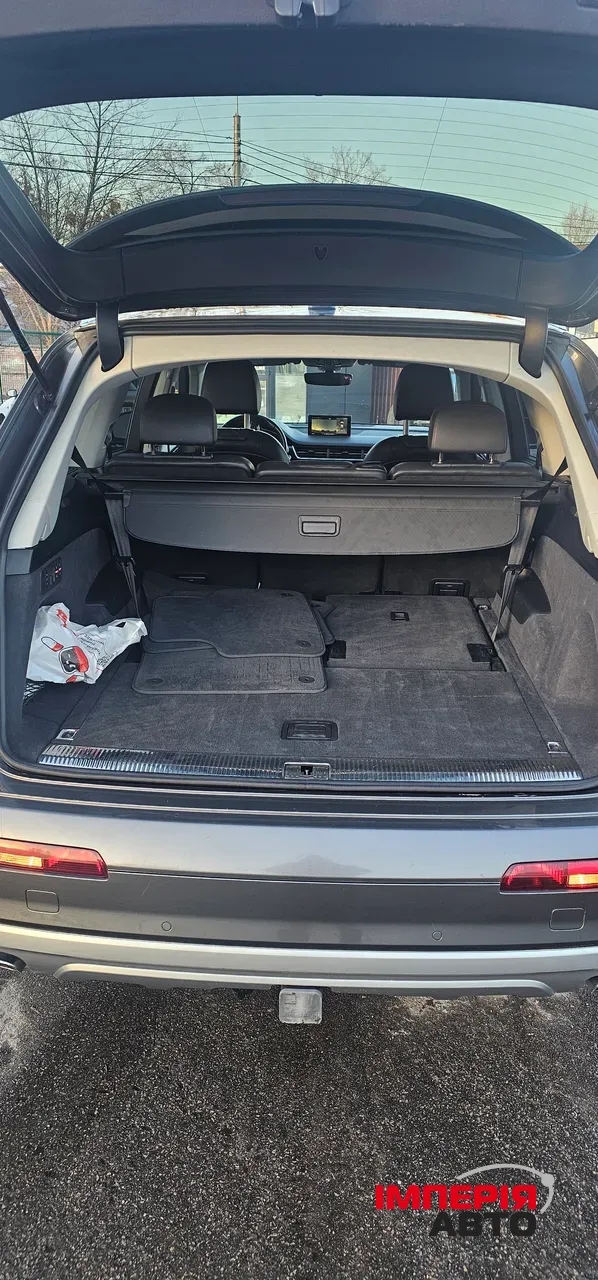 Audi Q7 - фото 8
