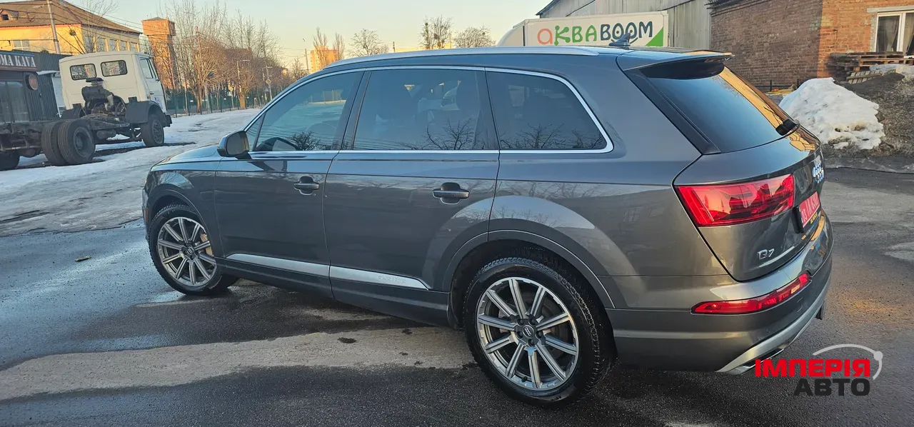 Audi Q7 - фото 3