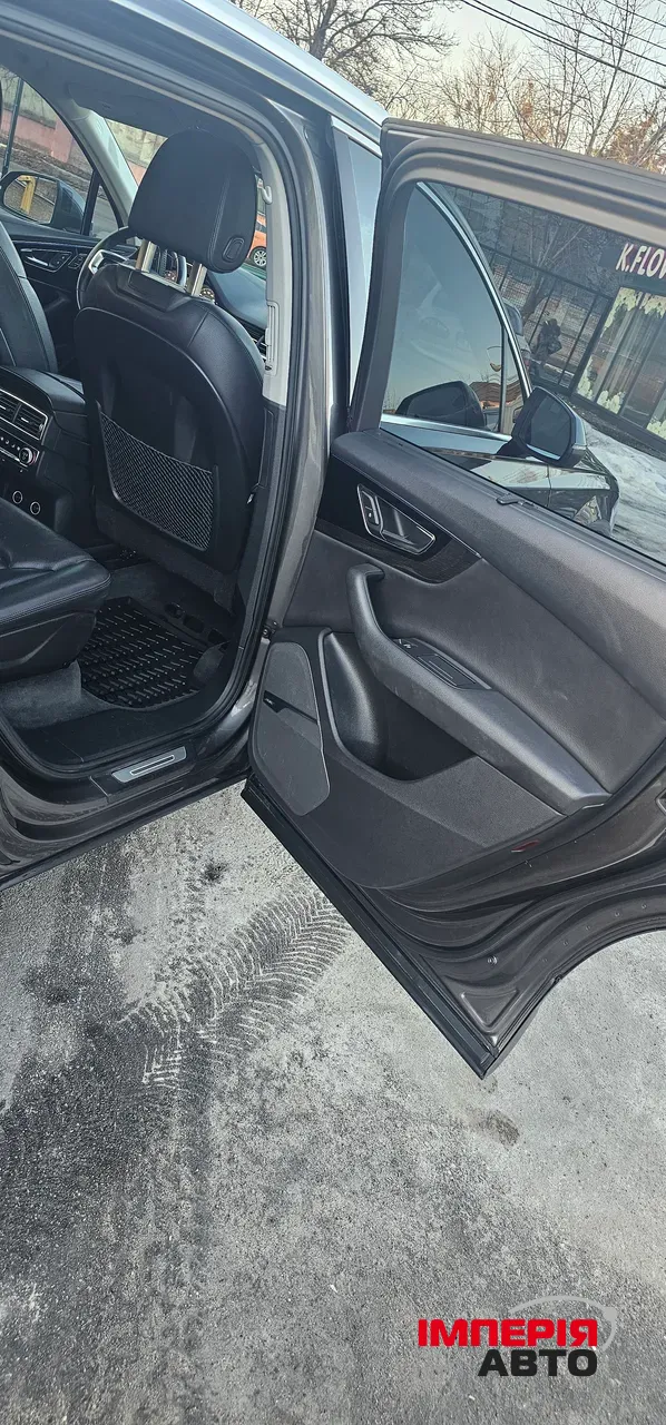 Audi Q7 - фото 6