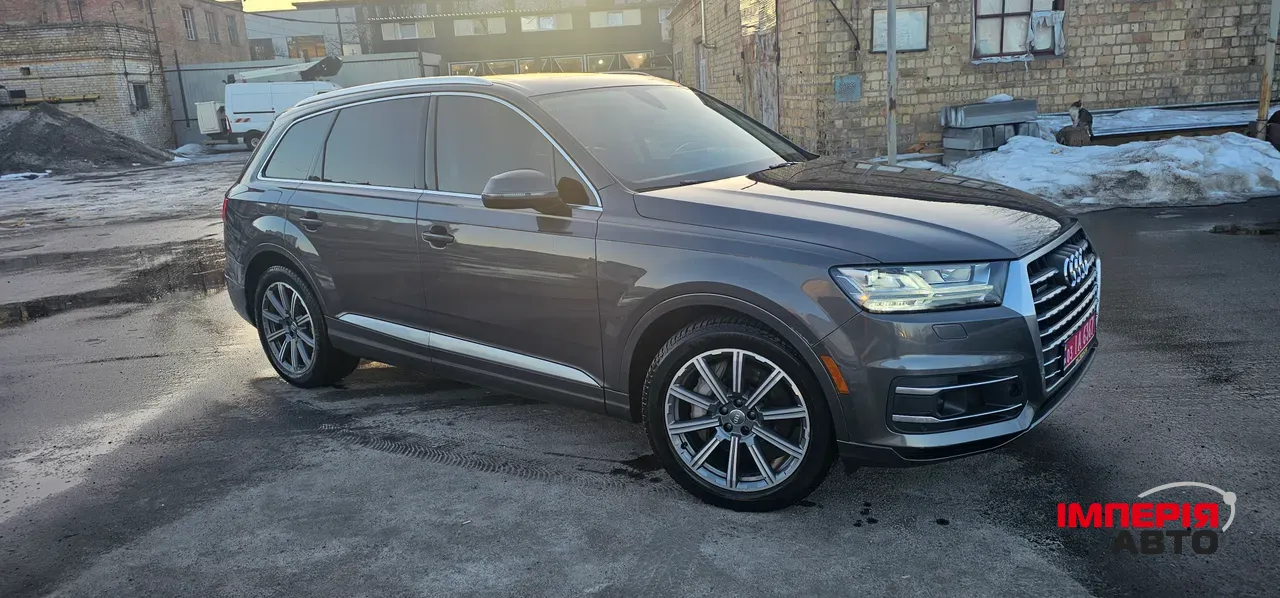 Audi Q7 - фото 1